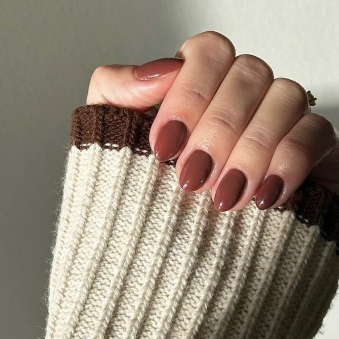 Gel Polish • 727 Gingerbread Brown • 21FREE • The Gel Collection™